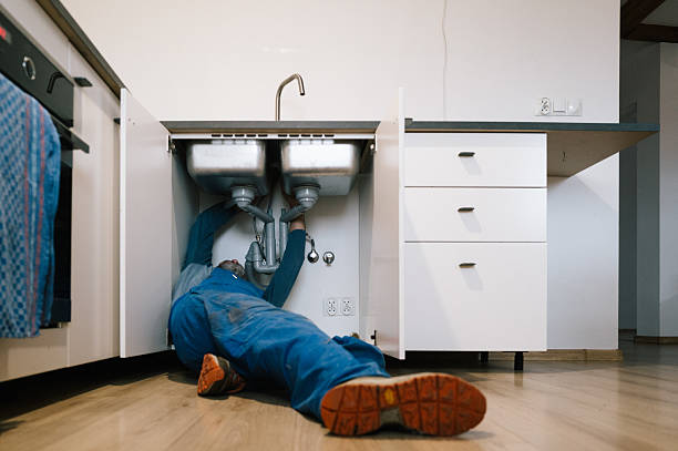 Professional Leak Detection technician working in Mansfield, TX